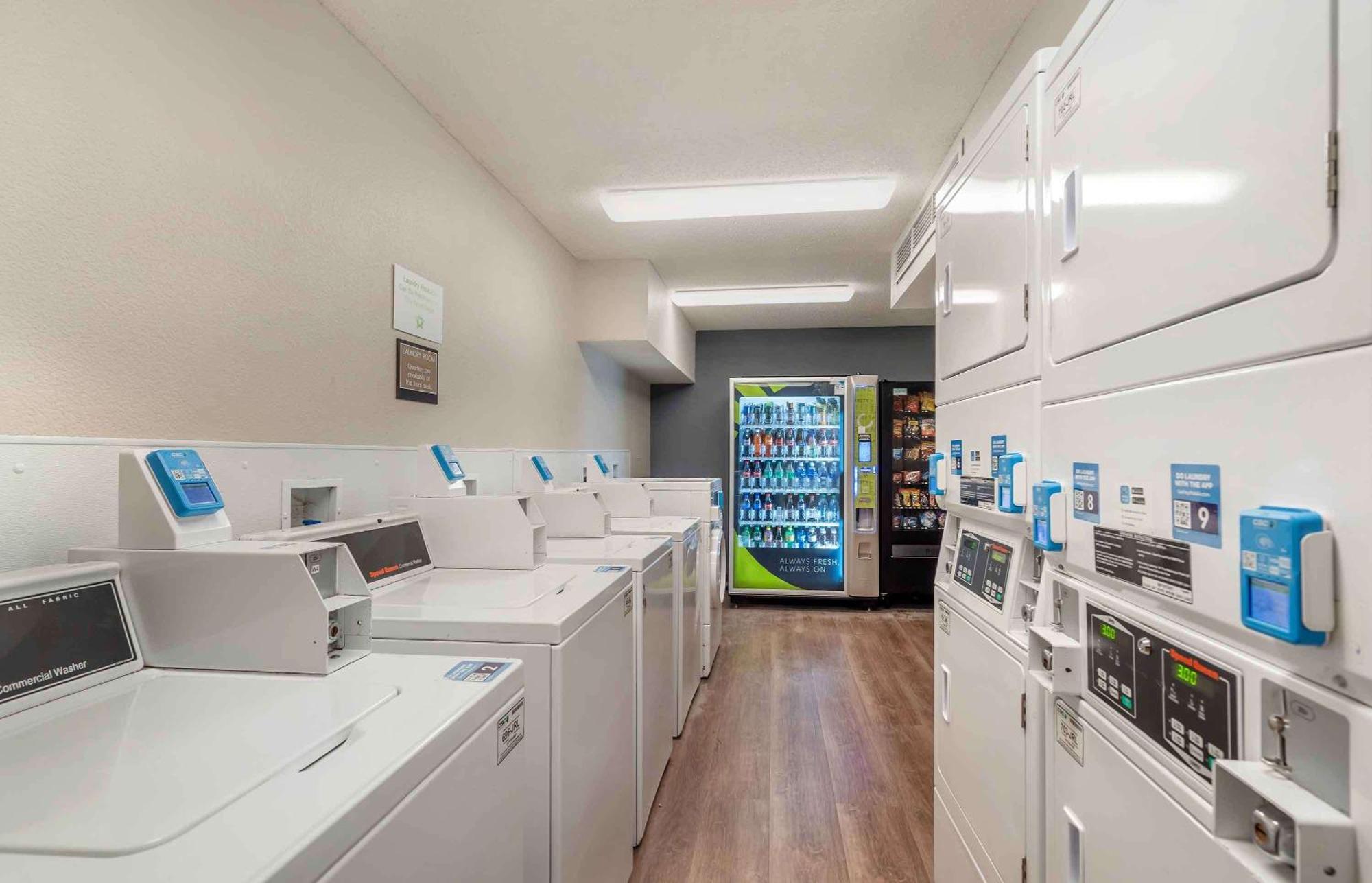 Extended Stay America Select Suites - Chicago - Westmont - Oak Brook Buitenkant foto