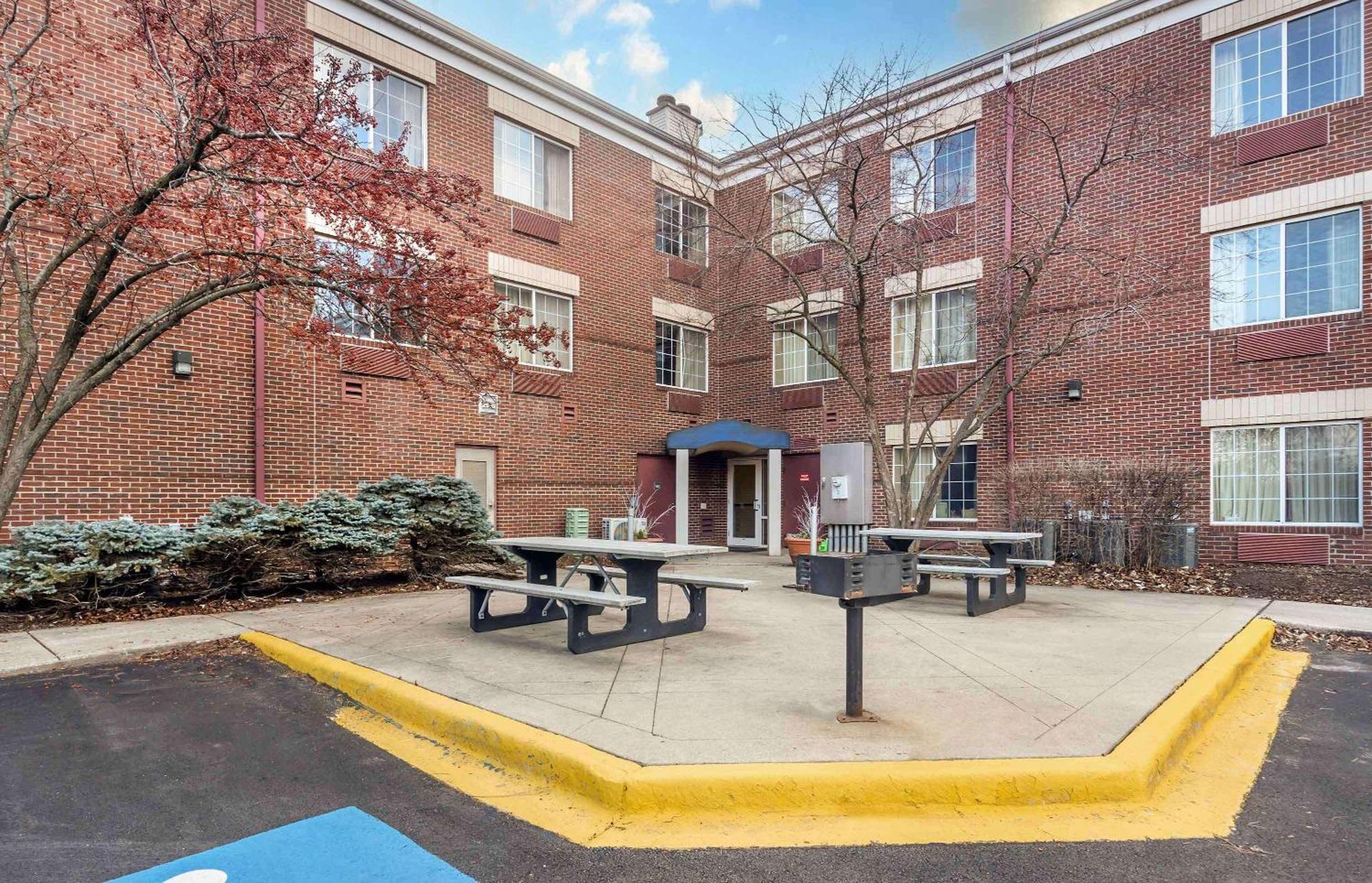 Extended Stay America Select Suites - Chicago - Westmont - Oak Brook Buitenkant foto